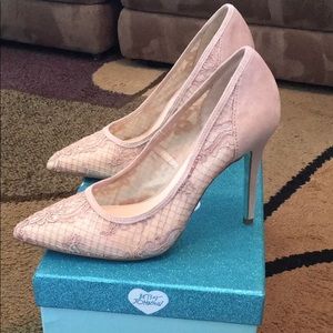 Beautiful Betsy Johnson Nude Pumps, Size 8